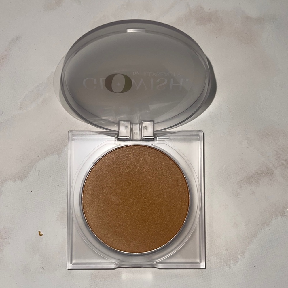 NWT HUDA BEAUTY GloWish Luminous Pressed Powder IN TAN 08 - Picture 2 of 5